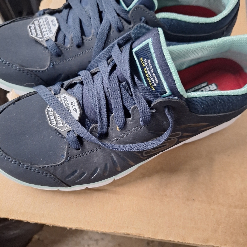 Skechers anti skid sneakers